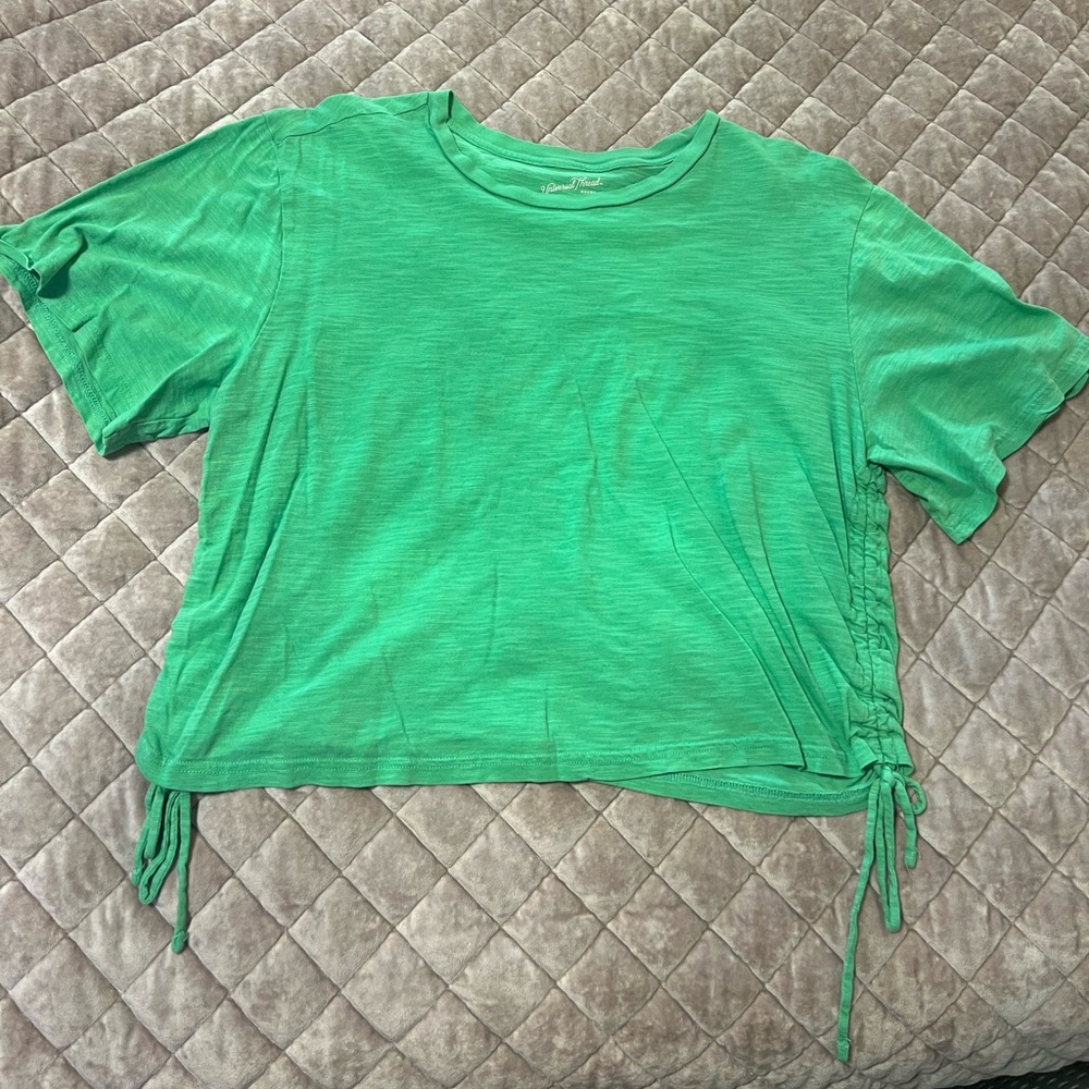 Universal Thread Cropped Tee